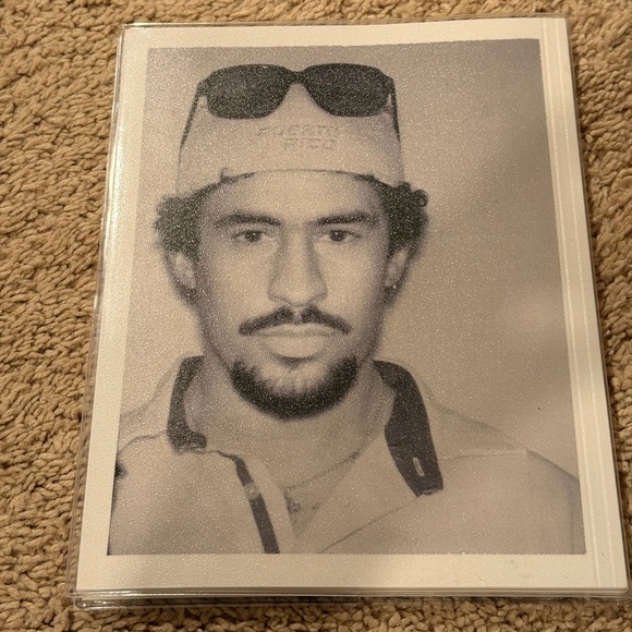 Bad Bunny Picture album with Signature - Picture 3 of 3